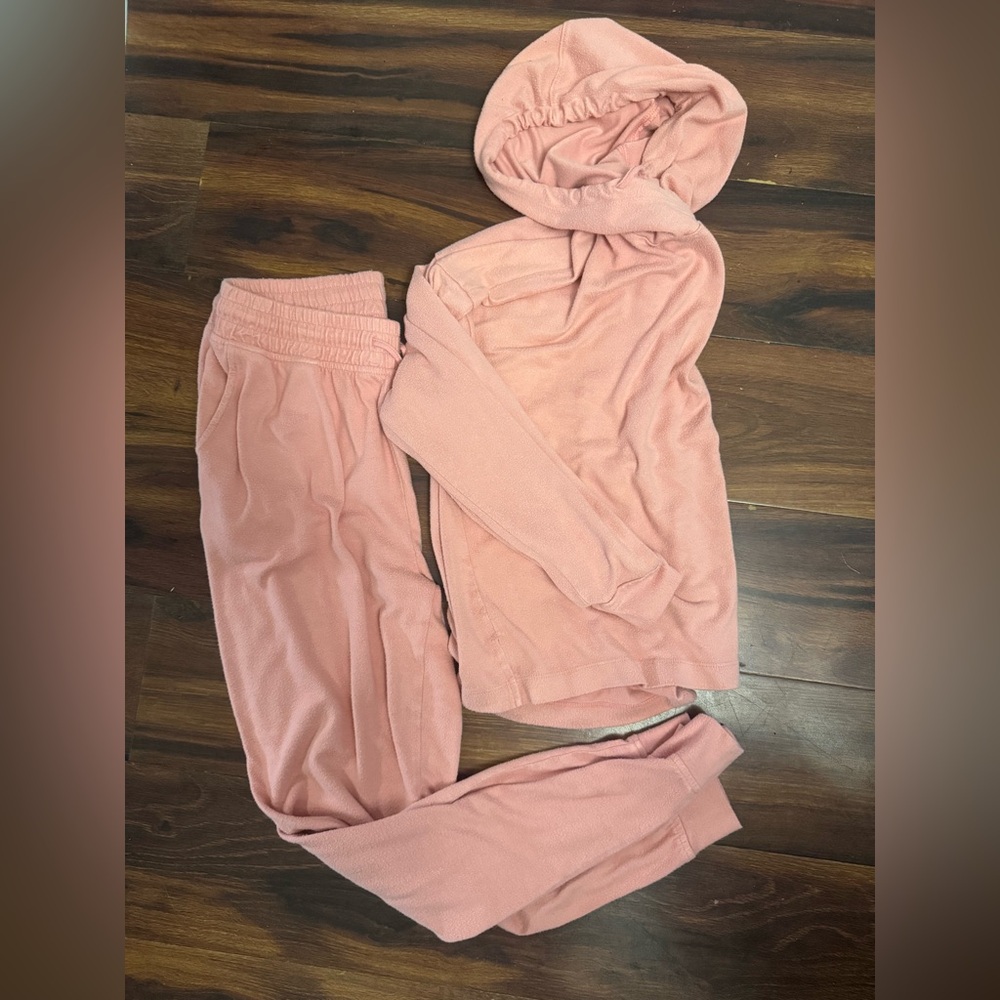 Old Navy sweat suit